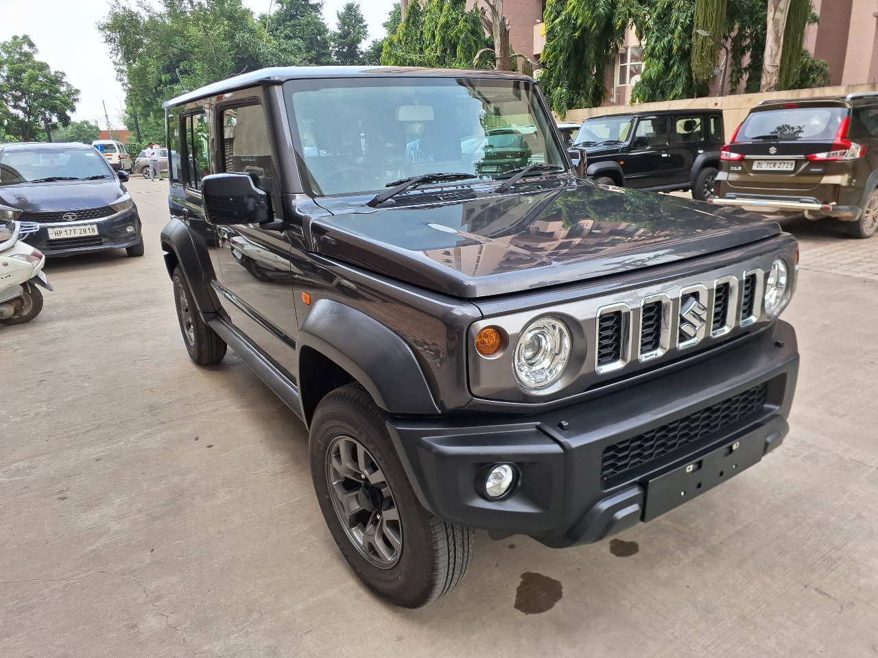 Suzuki Jimny 5-Dοor GLX 4X4 Automatic Grey 2025 - For Sale in Cyprus