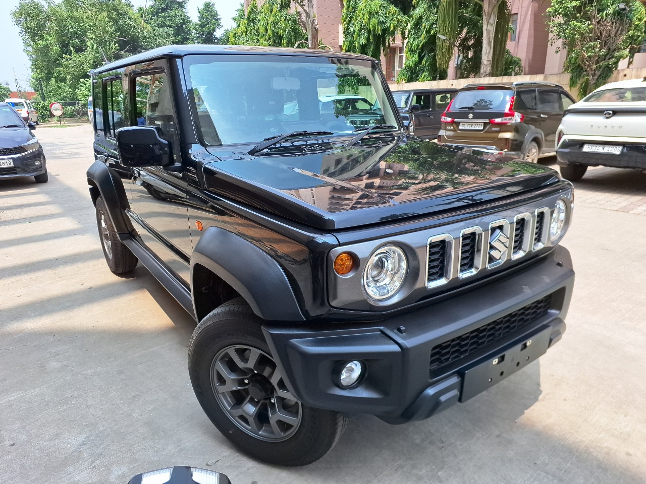 Suzuki Jimny 5-Dοor GLX 4X4 Automatic Black 2025 - For Sale in Cyprus